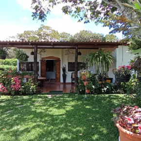 Condominio Privado, patios abiertos, zona urbana